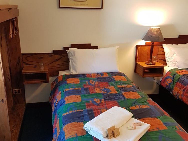 مُتل Admiral Stirling Inn