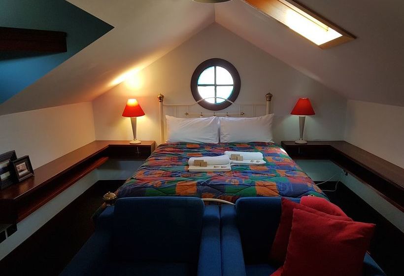 مُتل Admiral Stirling Inn