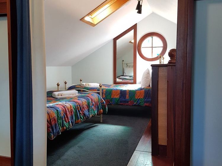 مُتل Admiral Stirling Inn