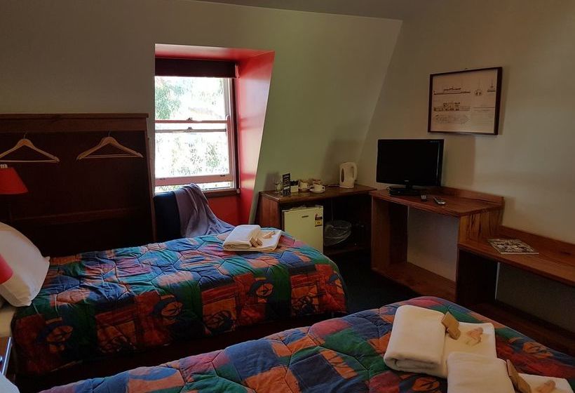 مُتل Admiral Stirling Inn