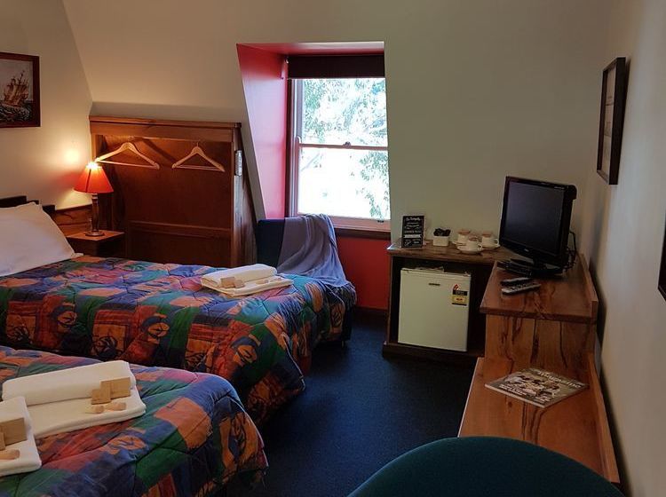 مُتل Admiral Stirling Inn