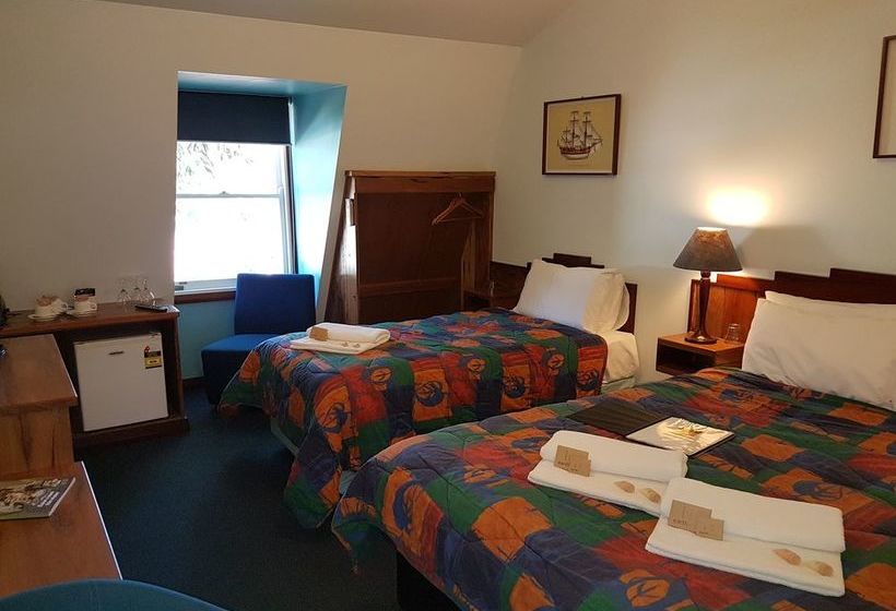 مُتل Admiral Stirling Inn