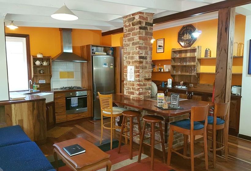 مُتل Admiral Stirling Inn