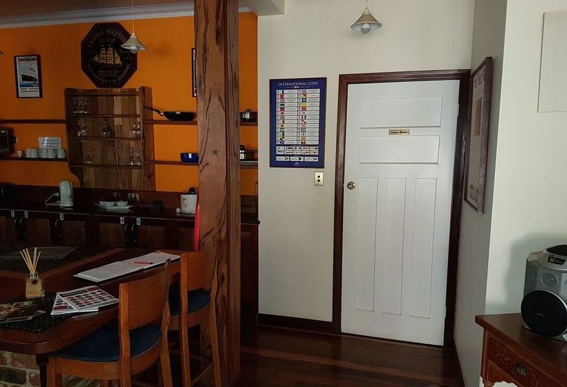 مُتل Admiral Stirling Inn