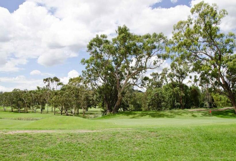 מוטל Baybrook Motor Inn