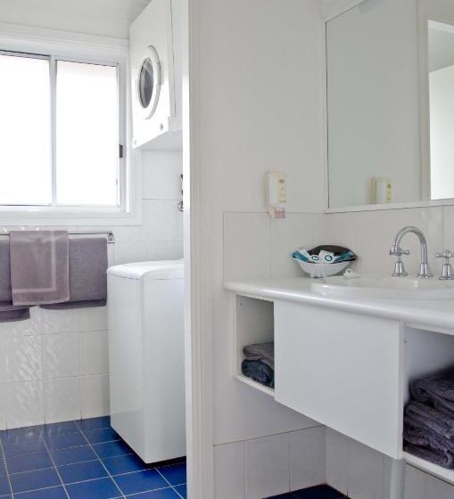 מוטל Baybrook Motor Inn