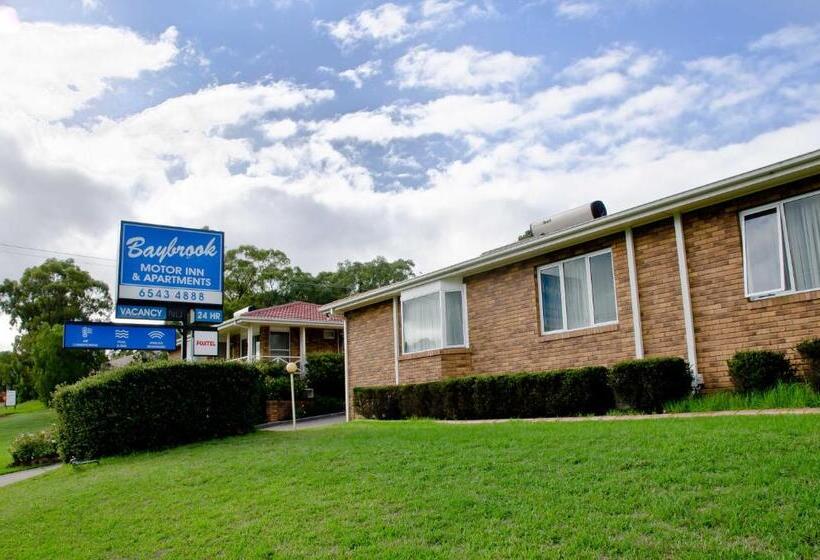 מוטל Baybrook Motor Inn