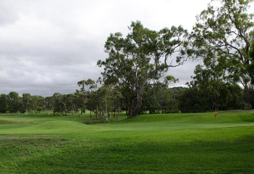 מוטל Baybrook Motor Inn