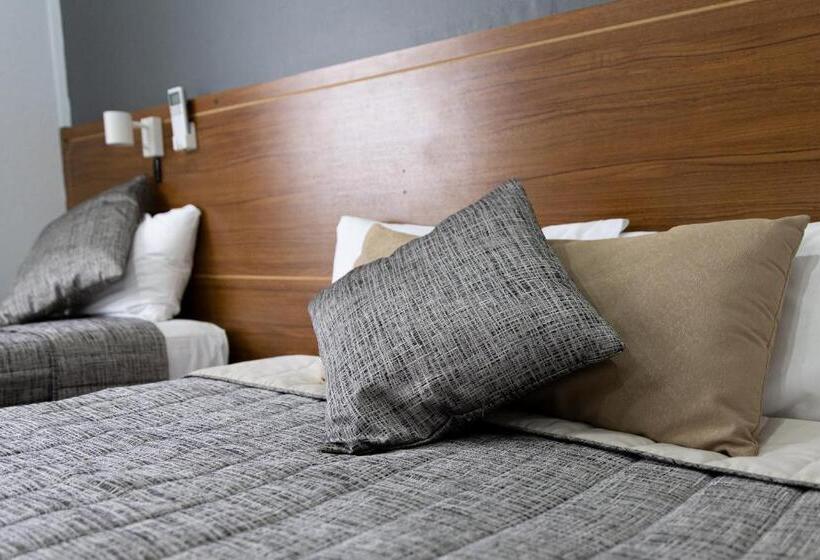 מוטל Garden Motor Inn