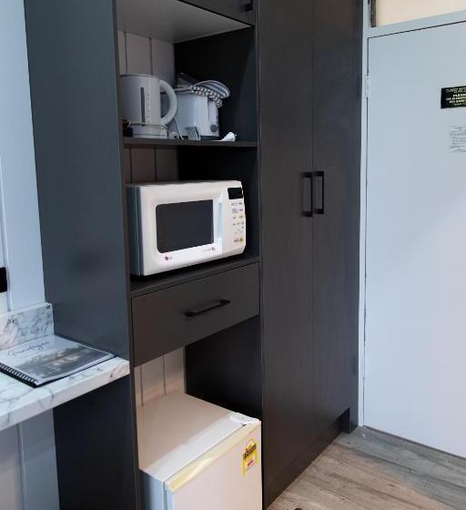 מוטל Garden Motor Inn