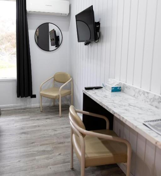 מוטל Garden Motor Inn