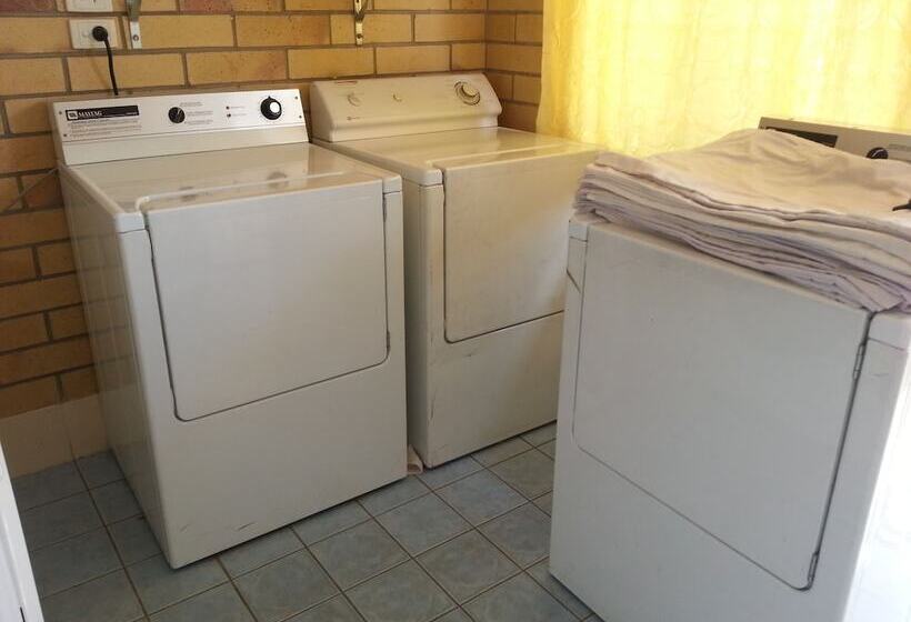 مُتل Moranbah Motor Inn