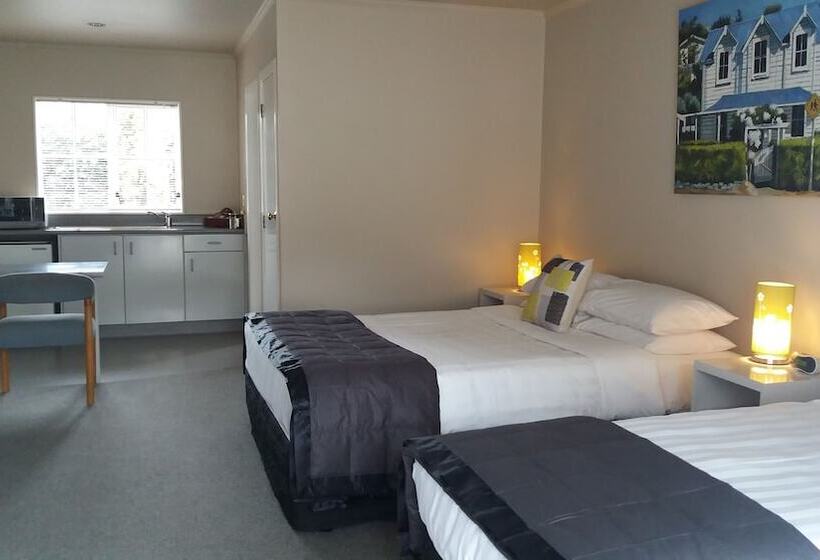 מוטל Settlers Motor Lodge