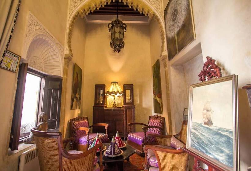 پانسیون Riad Thamayna