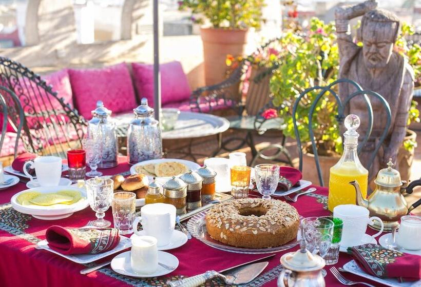 پانسیون Riad Thamayna