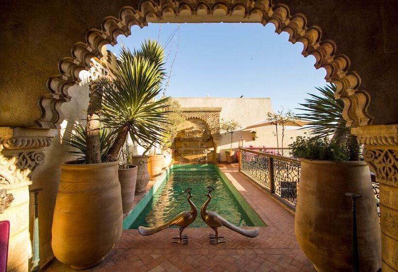 پانسیون Riad Thamayna