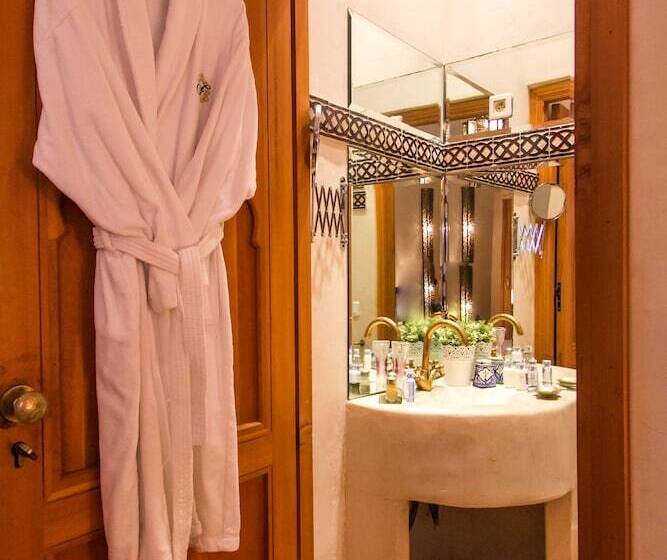 پانسیون Riad Thamayna