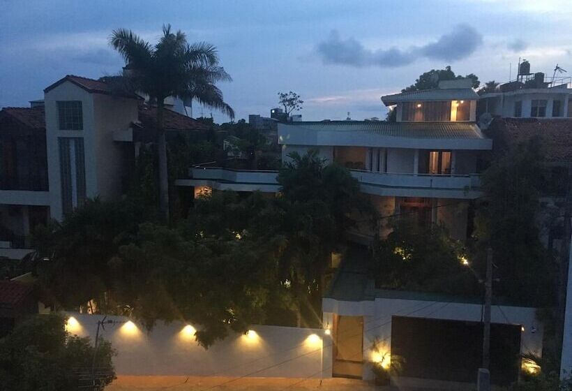 פנסיון Silvikris Villa