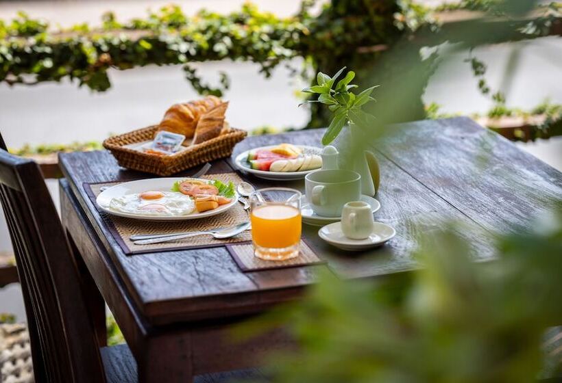 Пансион Villa Khili Namkhan