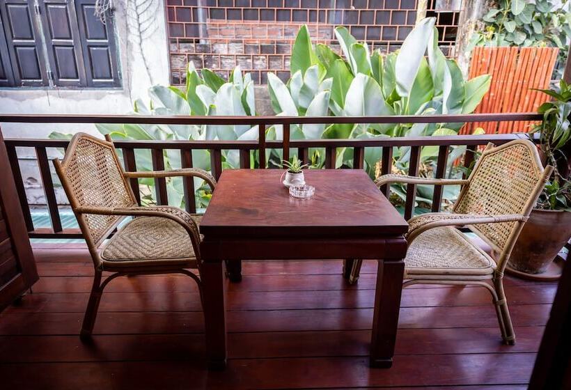 Пансион Villa Khili Namkhan