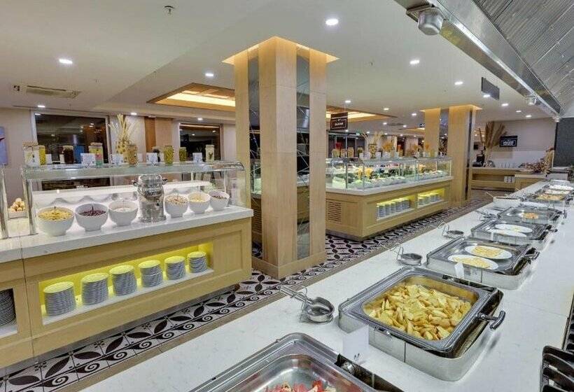 Ramada Hotel & Suites by Wyndham Kusadasi