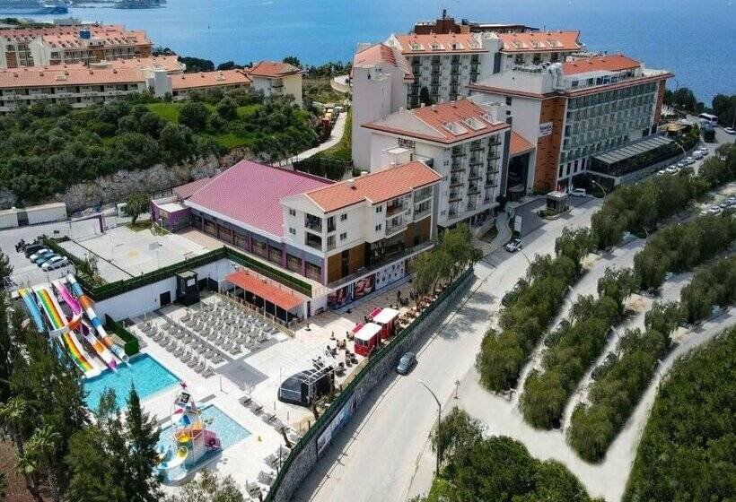 Ramada Hotel & Suites by Wyndham Kusadasi