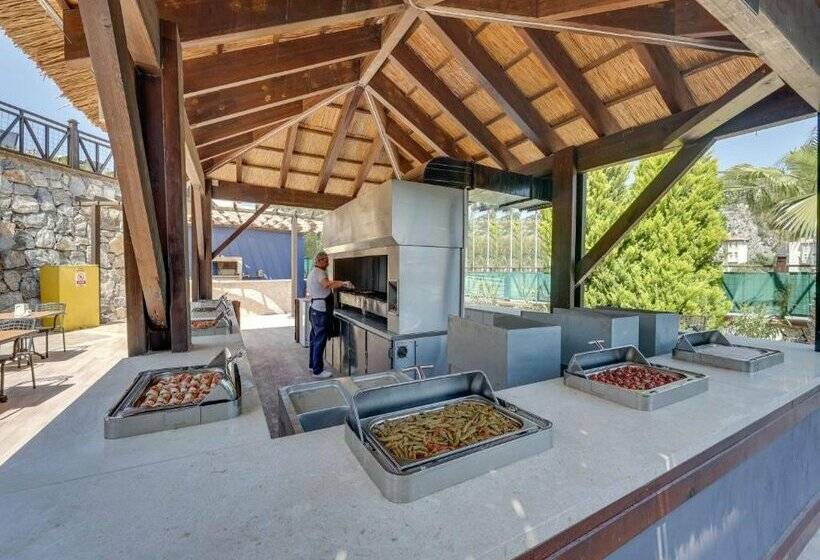 Ramada Hotel & Suites by Wyndham Kusadasi