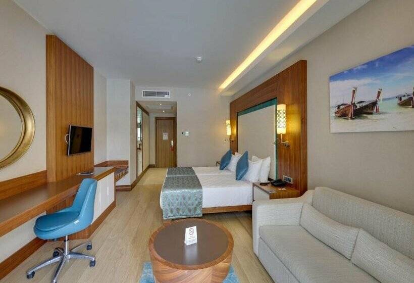 Ramada Hotel & Suites by Wyndham Kusadasi