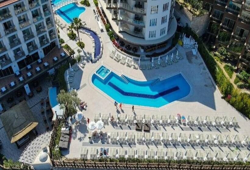 Ramada Hotel & Suites by Wyndham Kusadasi