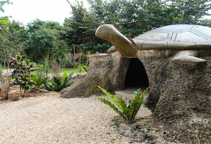 Real Mayab Hotel & Bungalows