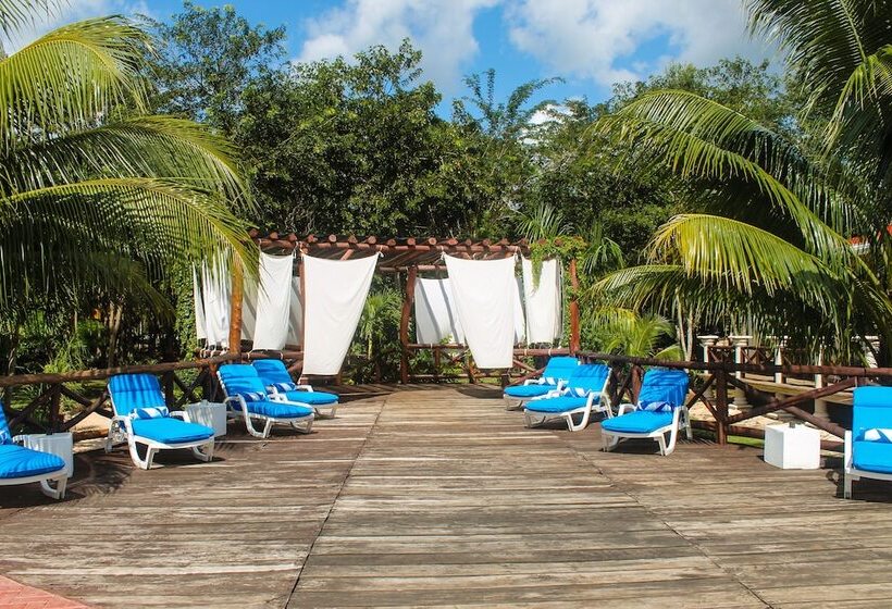 Real Mayab Hotel & Bungalows