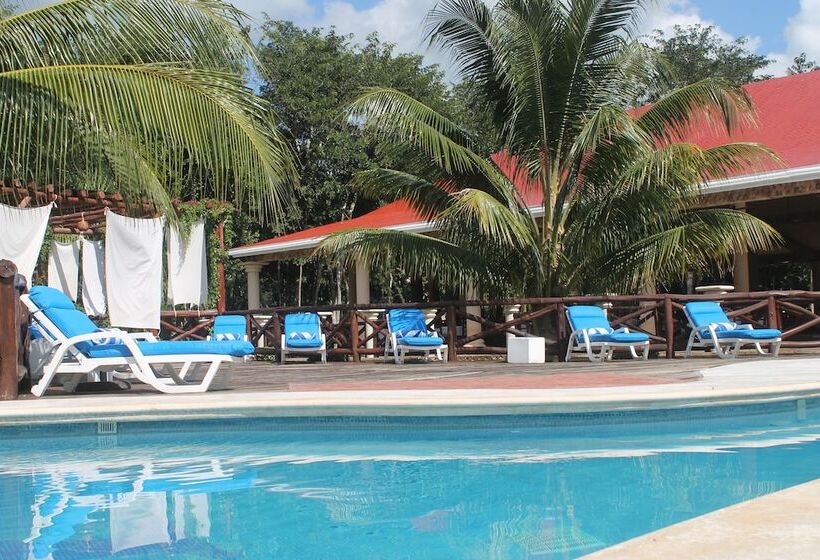 Real Mayab Hotel & Bungalows