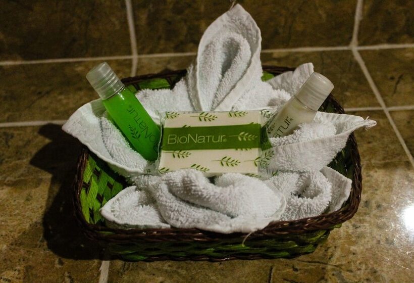 Real Mayab Hotel & Bungalows