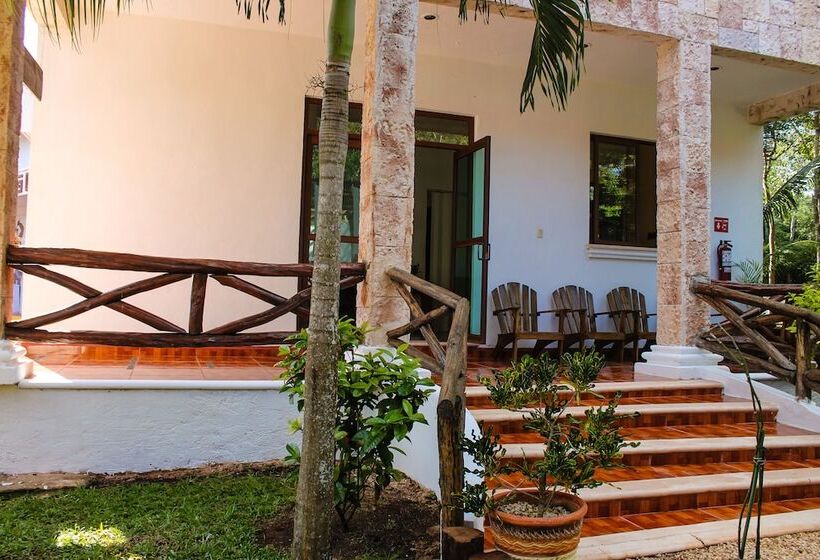 Real Mayab Hotel & Bungalows