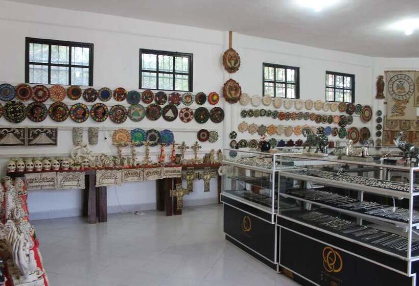 Real Mayab Hotel & Bungalows