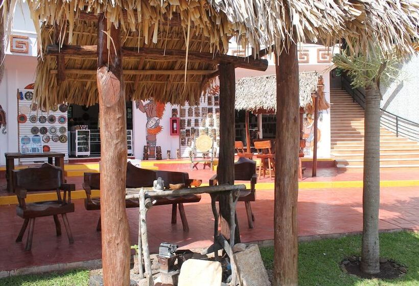 Real Mayab Hotel & Bungalows