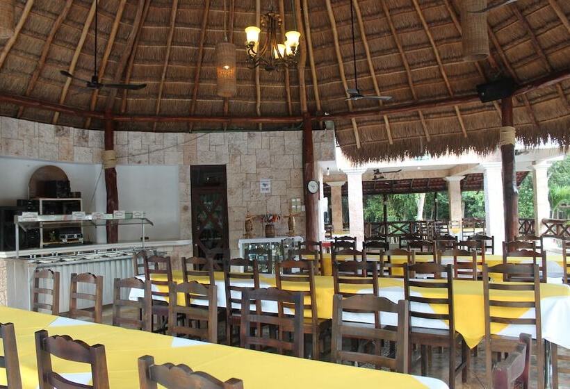 Real Mayab Hotel & Bungalows