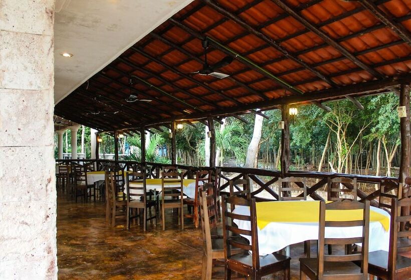 Real Mayab Hotel & Bungalows