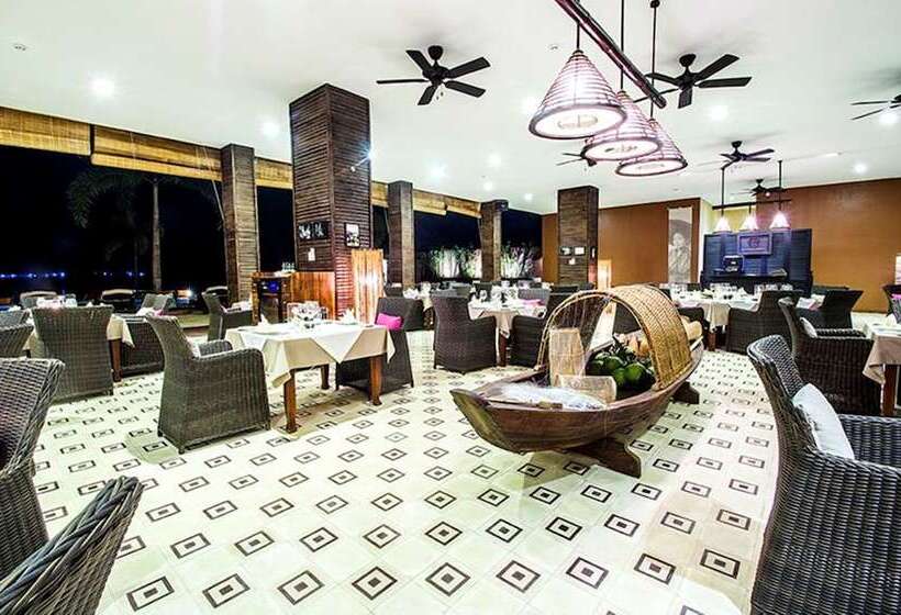 استراحتگاه The Island Lodge