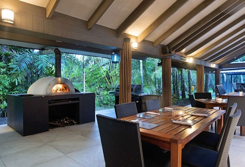 Ultiqa Fiji Palms Beach Resort