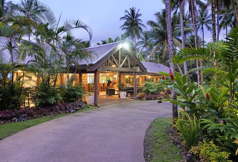 Ultiqa Fiji Palms Beach Resort