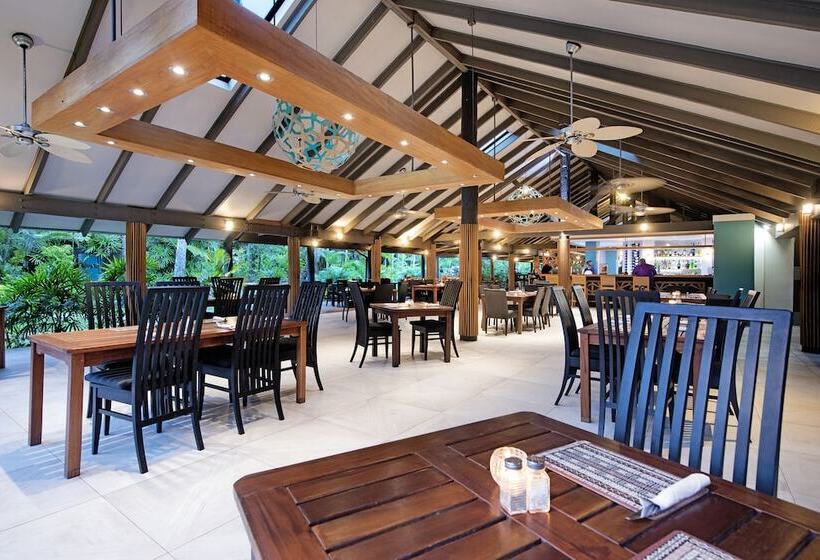 Ultiqa Fiji Palms Beach Resort