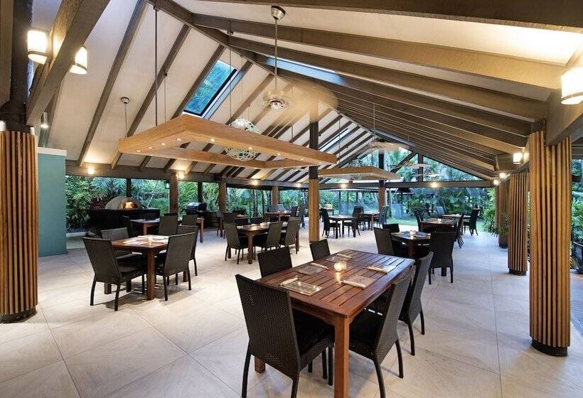 Ultiqa Fiji Palms Beach Resort