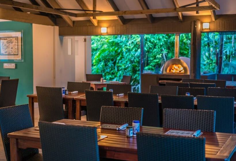 Ultiqa Fiji Palms Beach Resort