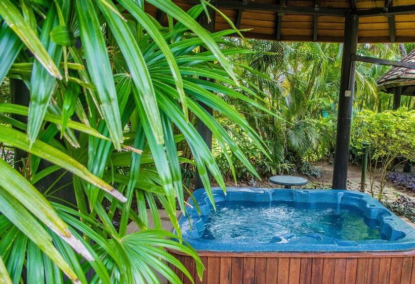 Ultiqa Fiji Palms Beach Resort