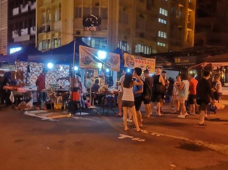 X Plorer Backpackers   Hostel