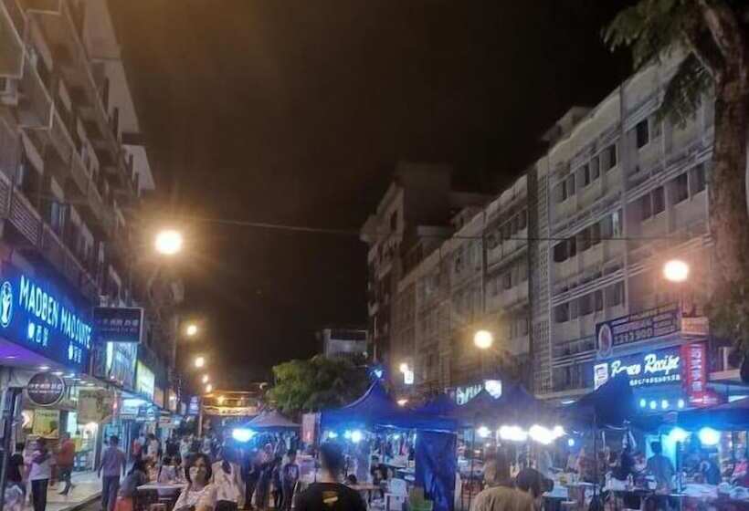 X Plorer Backpackers   Hostel