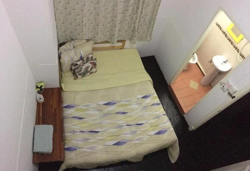 X Plorer Backpackers   Hostel