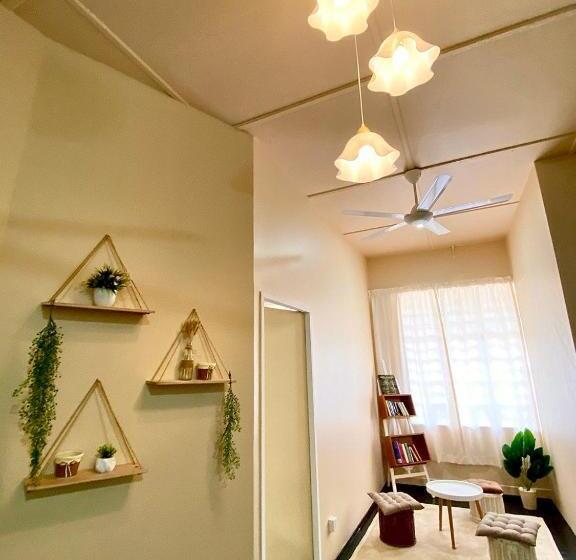 X Plorer Backpackers   Hostel