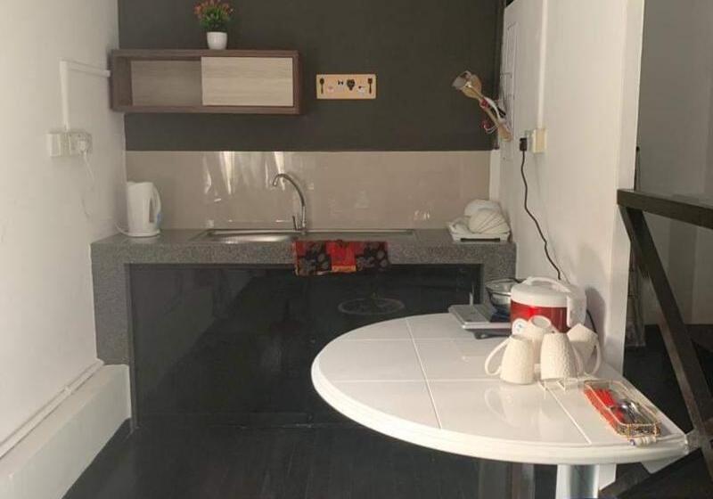 X Plorer Backpackers   Hostel